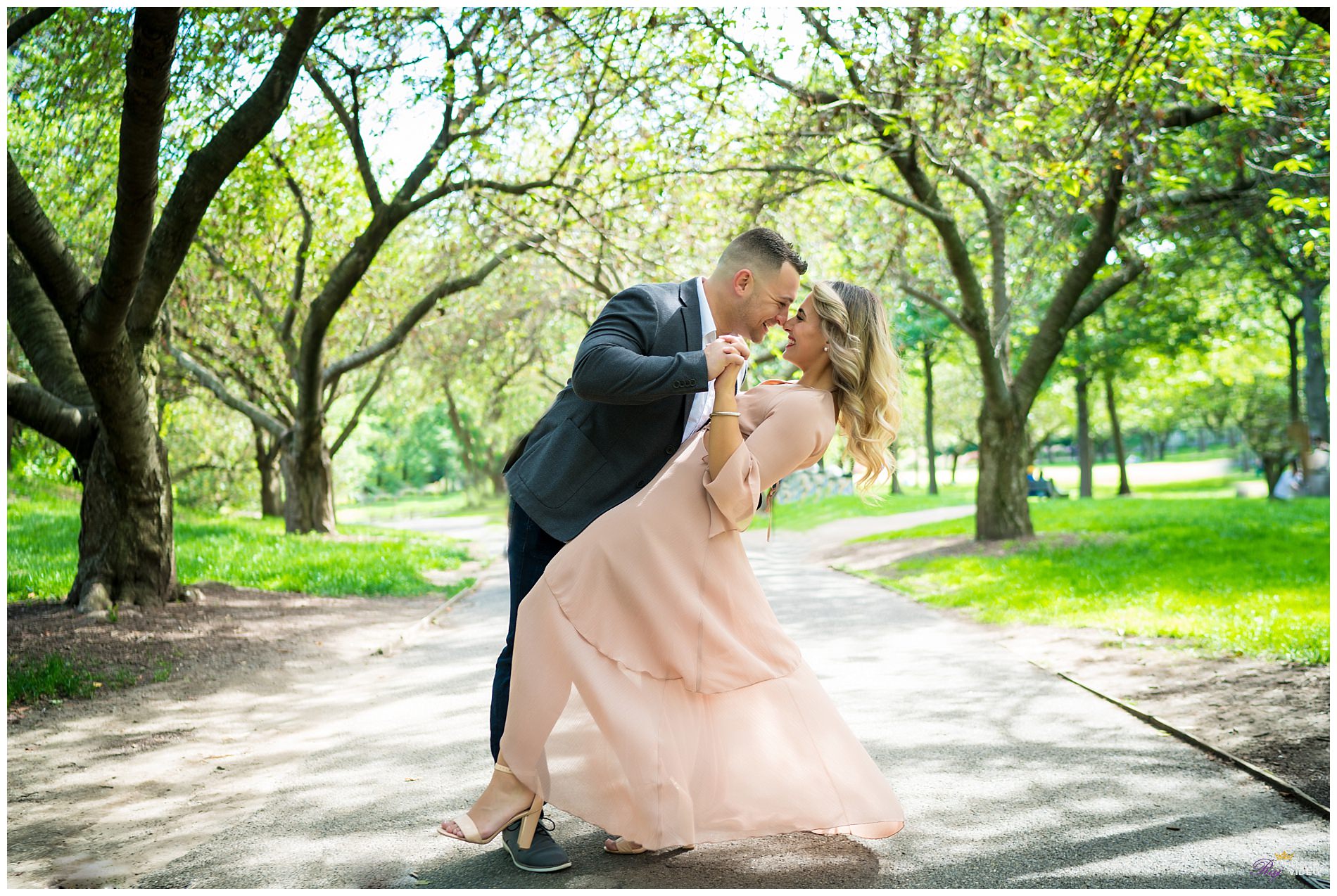 Brooklyn Botanical Garden Brooklyn NY | Chrissy & Ron | Engagement Shoot